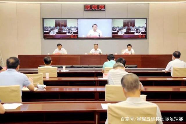 C罗以2.76亿欧元高居球员收入榜首，梅西紧随其后